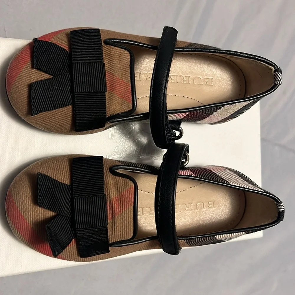 Little Girls Burberry Classic Check Size 23 Dress Shoes Used - Picture 3 of 4